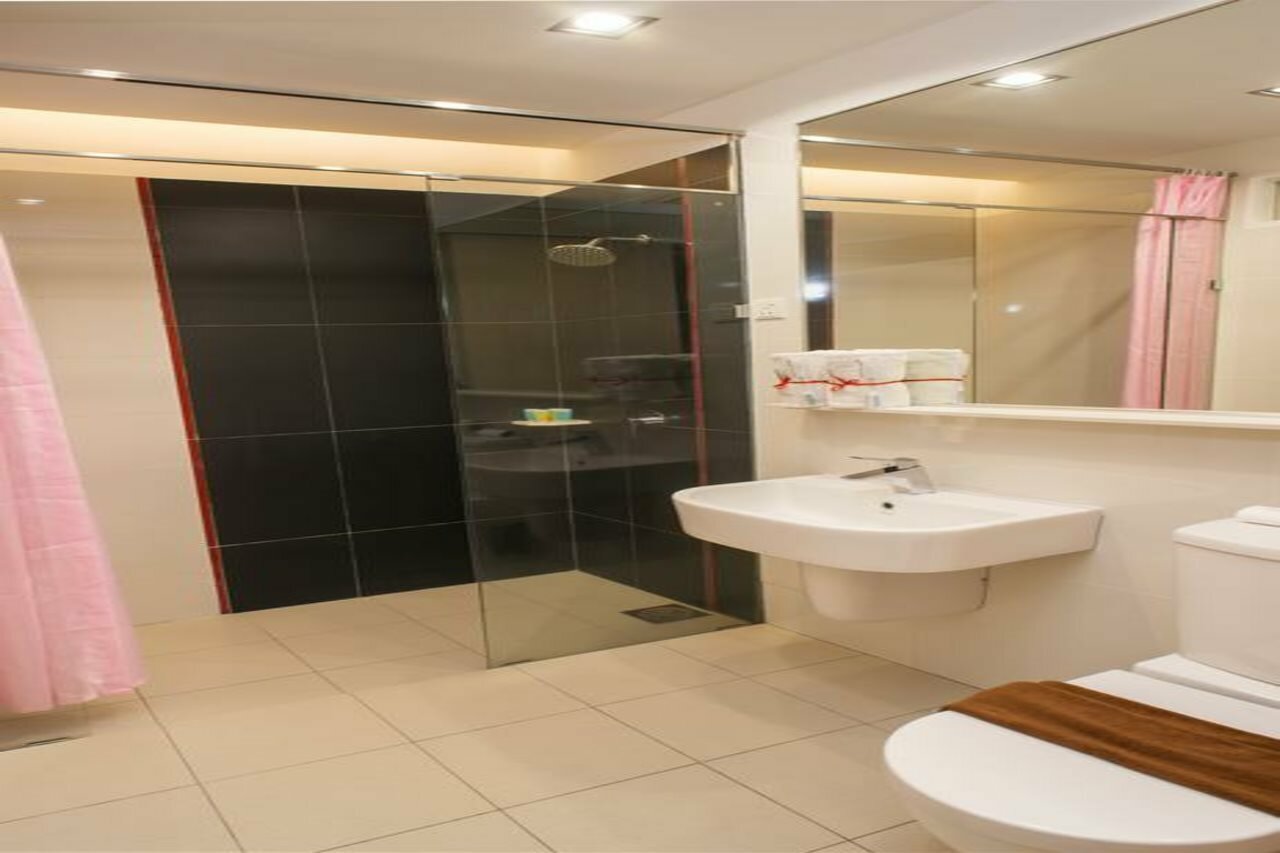 Фото Heliconia Hotel