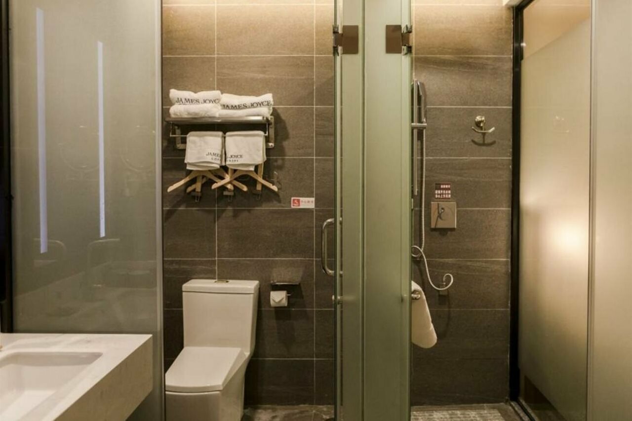 Фото James Joyce Coffetel Dongxiaonan