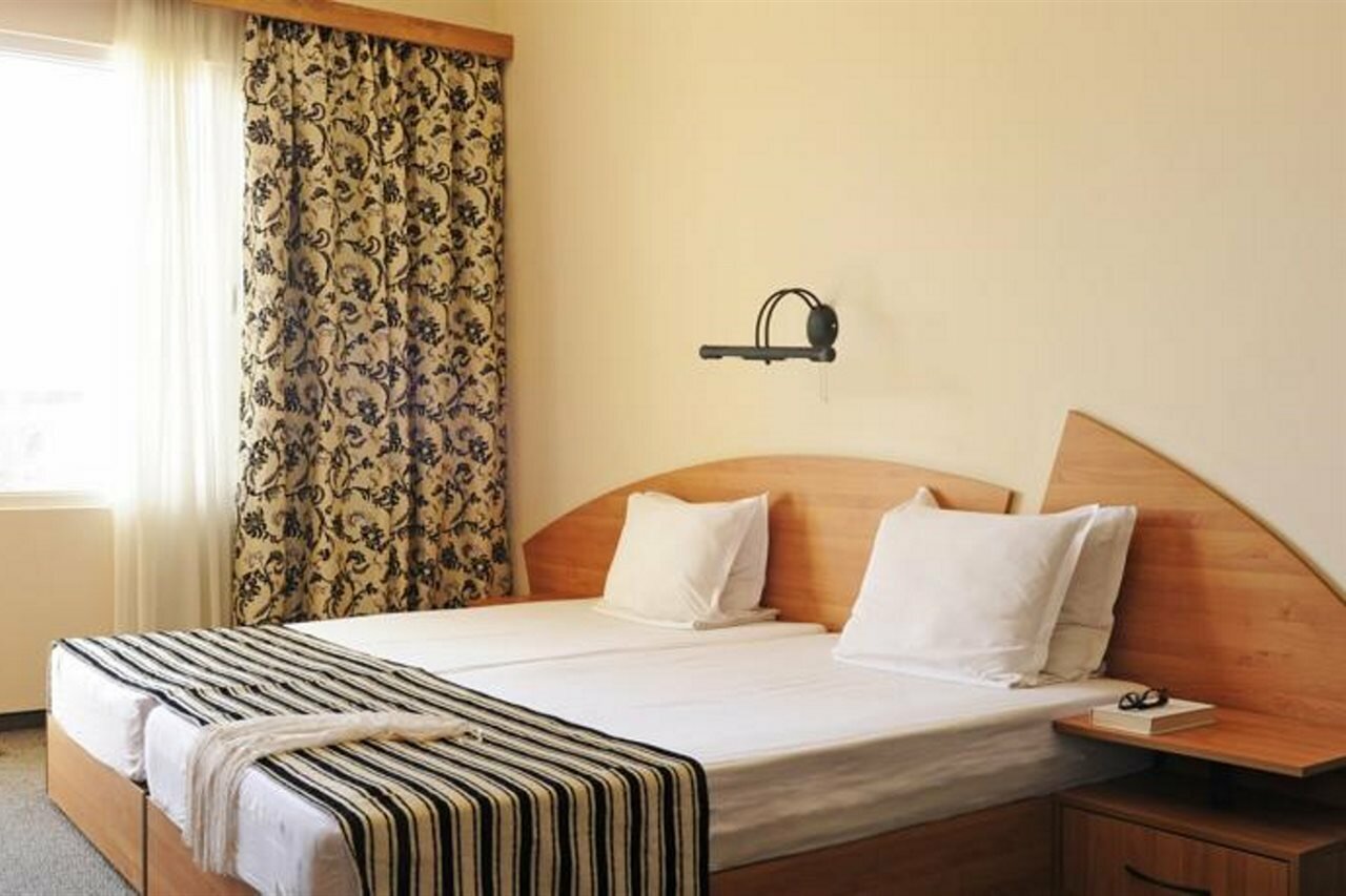 Фото Hotel Lotus