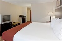 Фото Holiday Inn Express Woodstock-Shenandoah Valley, an Ihg Hotel