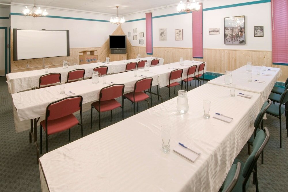 Фото Canadas Best Value Inn River View Hotel