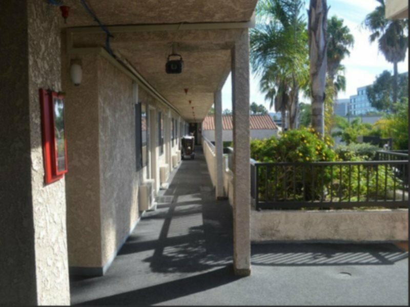 Фото Howard Johnson by Wyndham Torrance