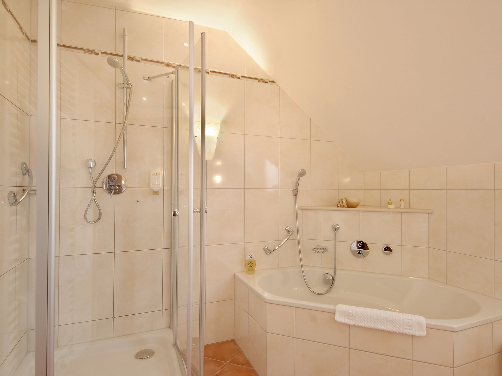 Фото Hotel Kriemhild am Hirschgarten