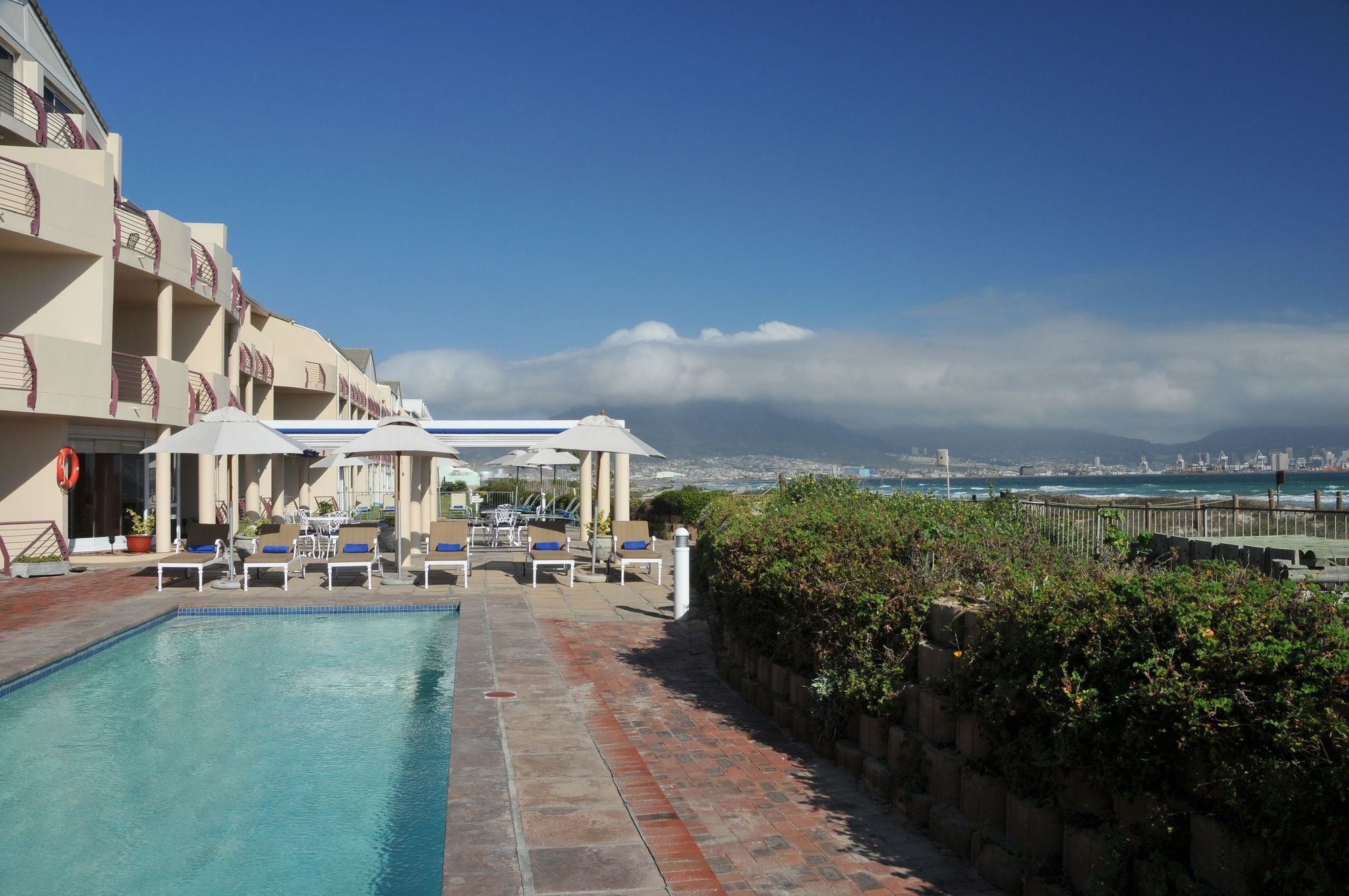 Фото Cape Town Beachfront Apartments At Leisure Bay