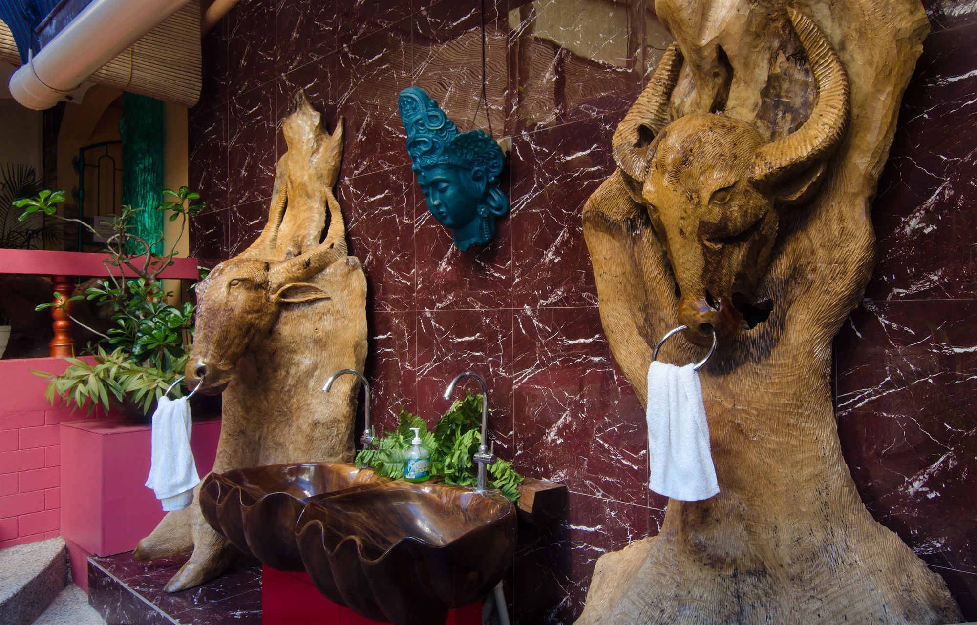 Фото Deep Forest Garden Hotel