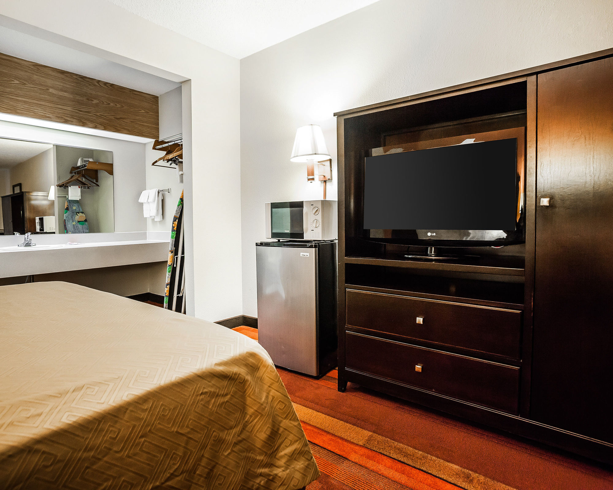 Фото Econo Lodge Urbandale-Northwest Des Moines