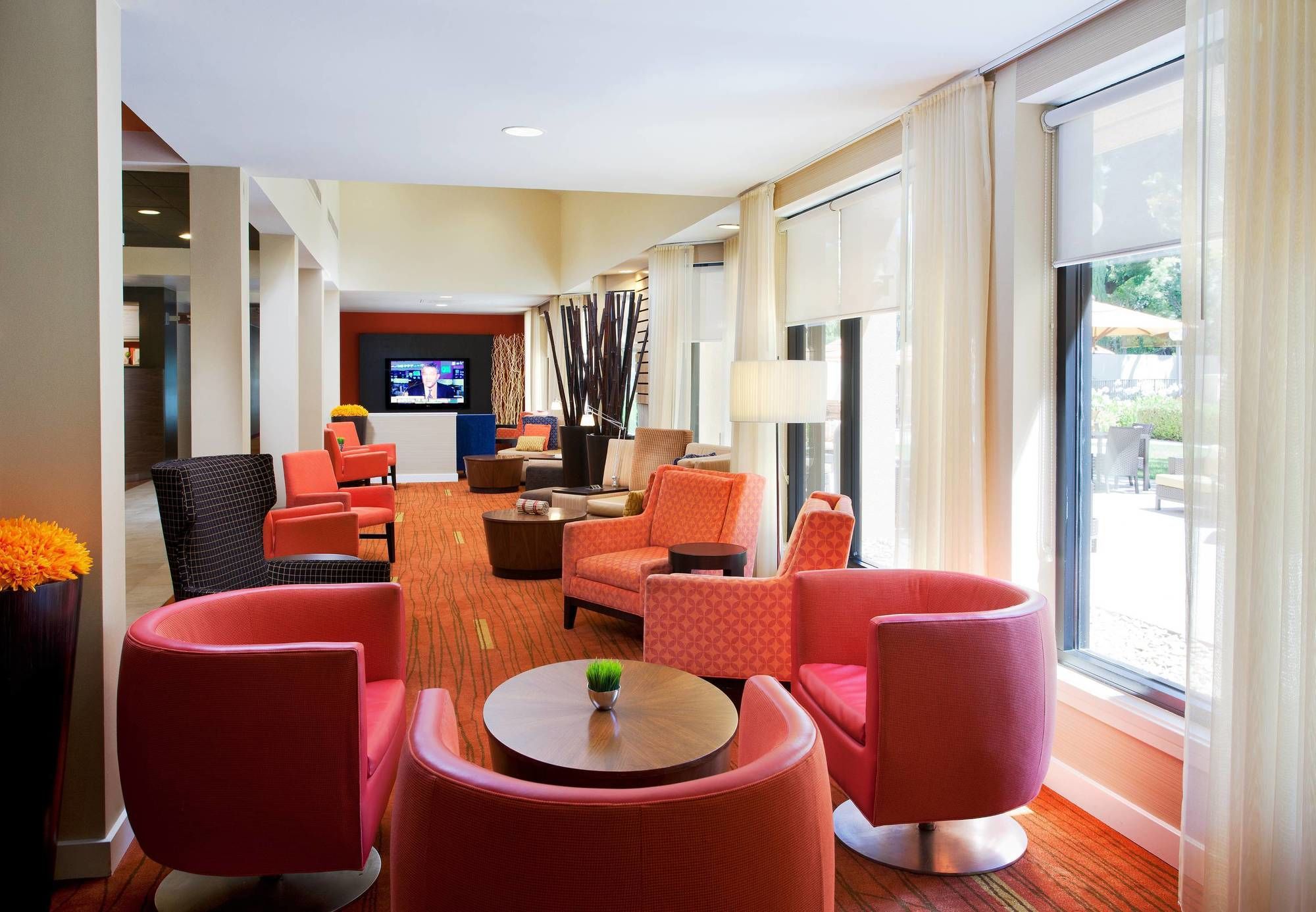 Фото Courtyard by Marriott Sacramento Airport Natomas
