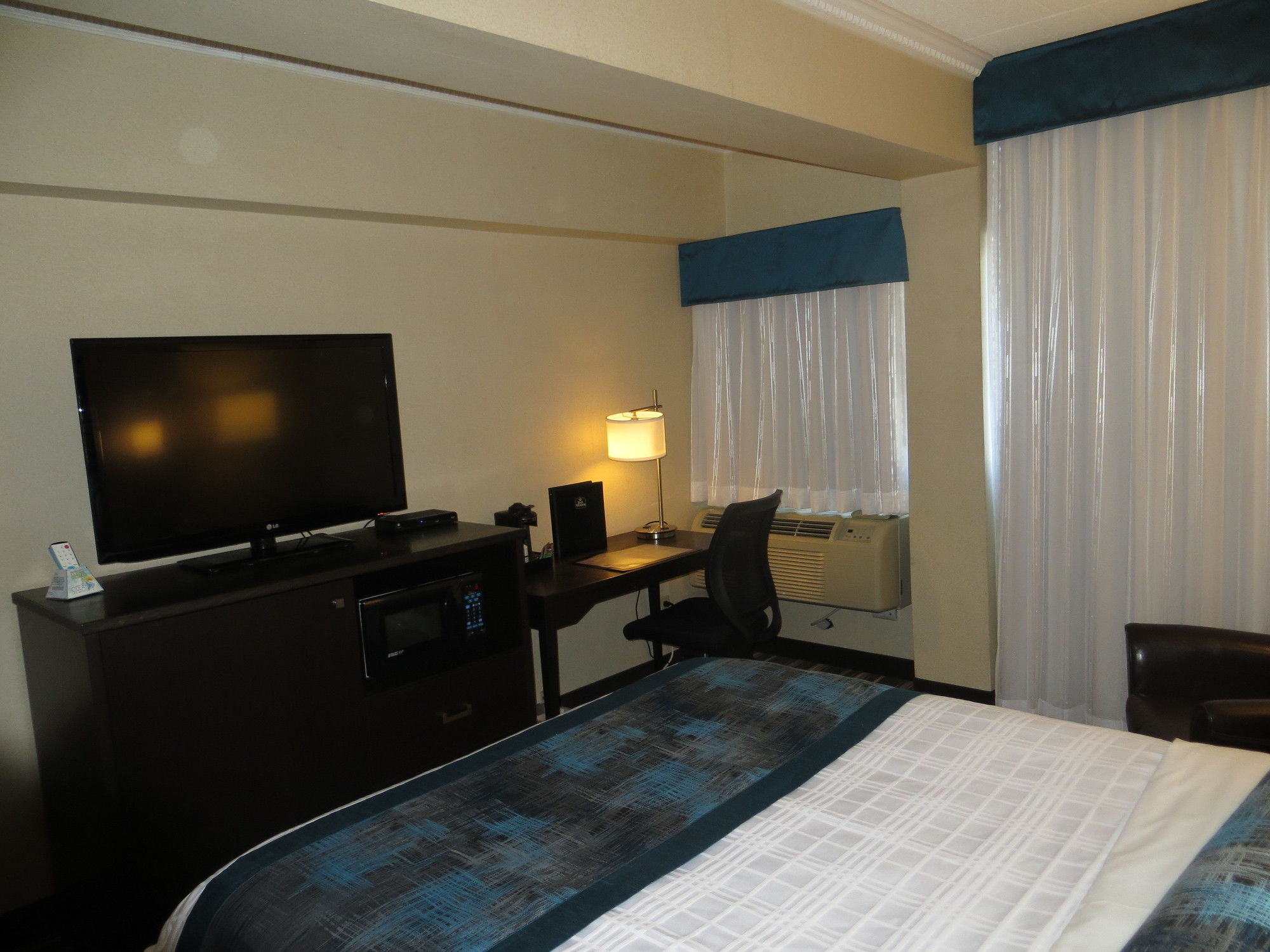 Фото Best Western Downtown Sudbury Centreville