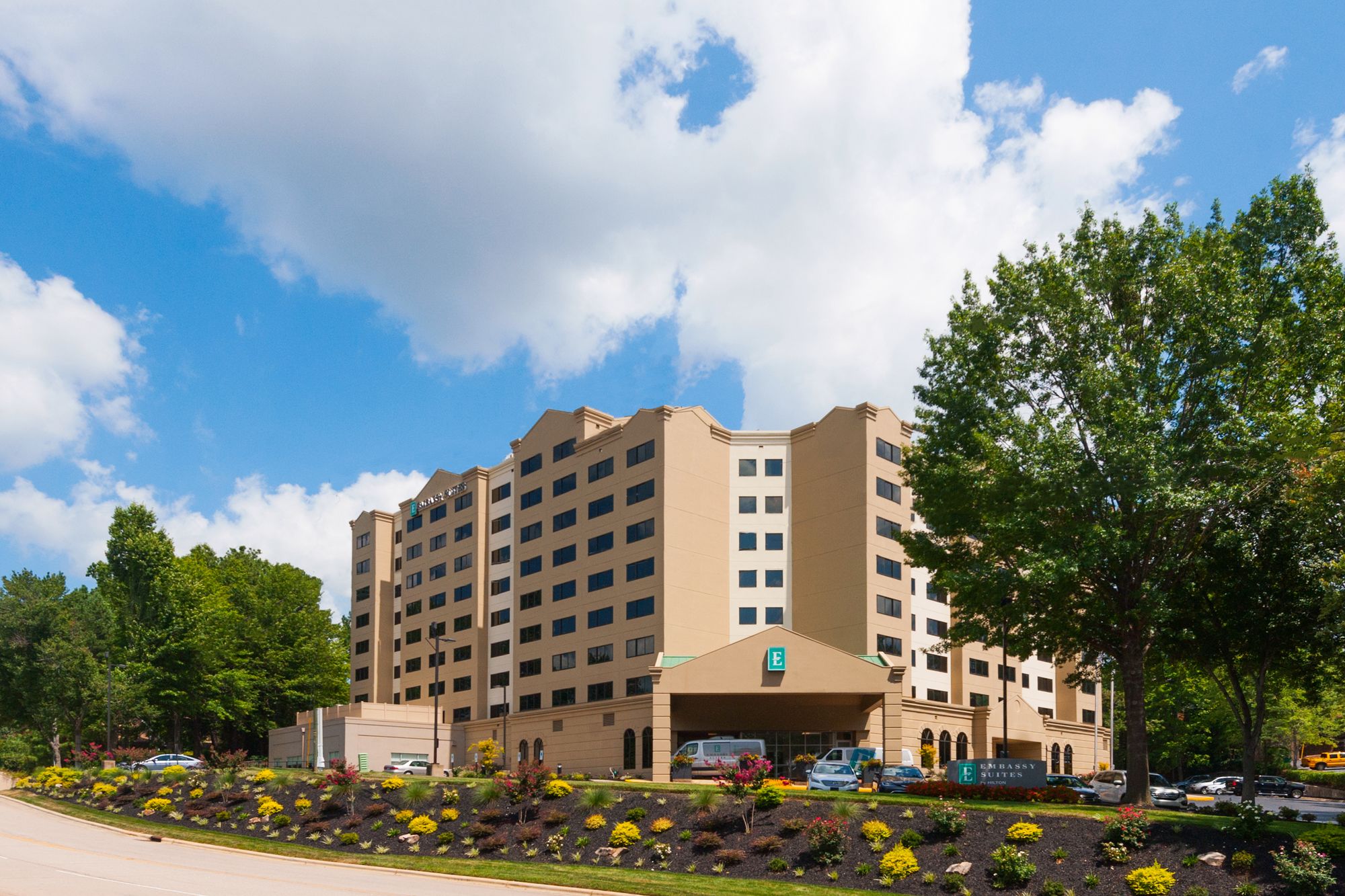 Фото Embassy Suites Raleigh-Crabtree
