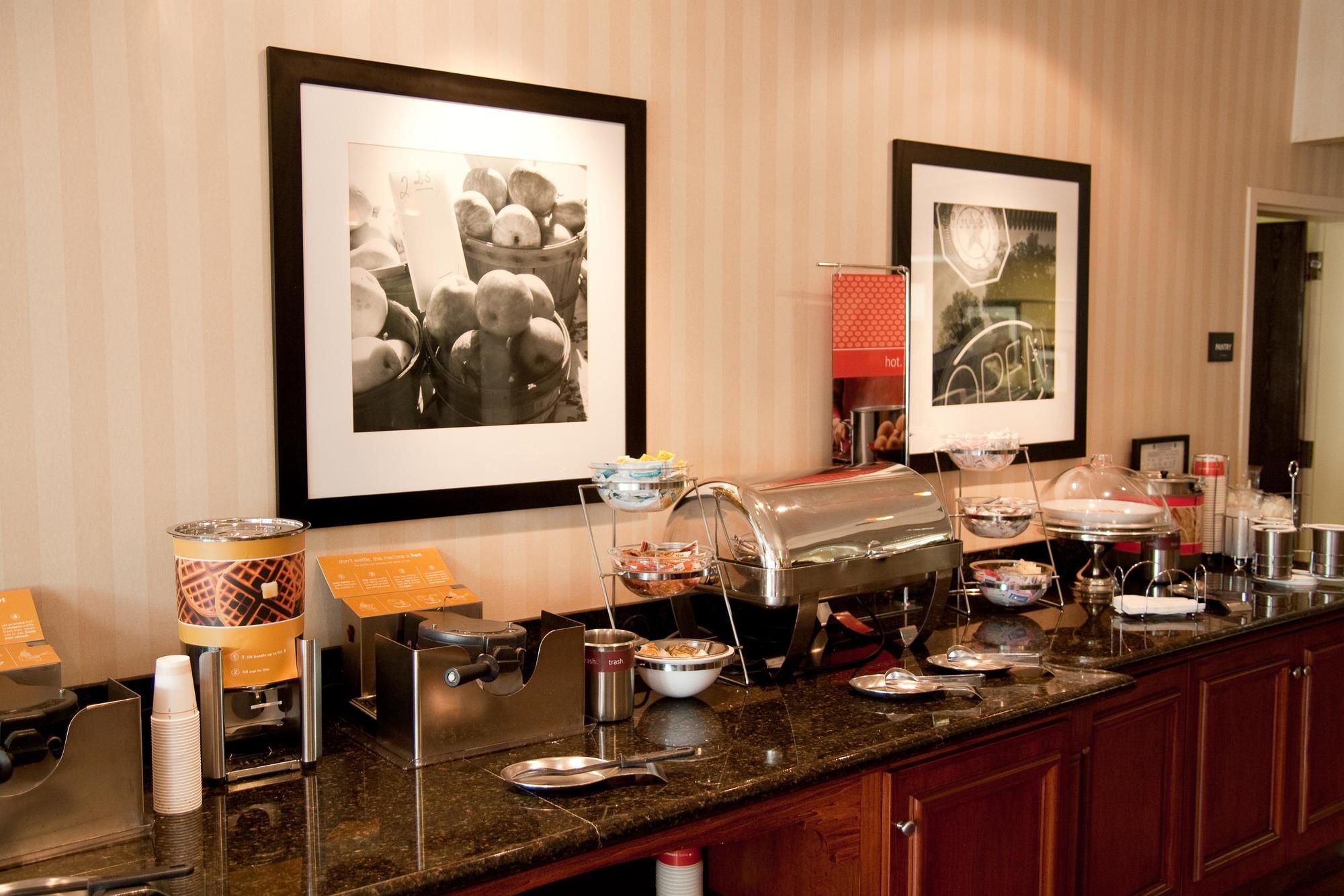 Фото Hampton Inn Charleston-Downtown