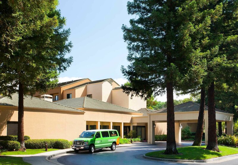 Гостиница Courtyard by Marriott Sacramento Airport Natomas в Сакраменто