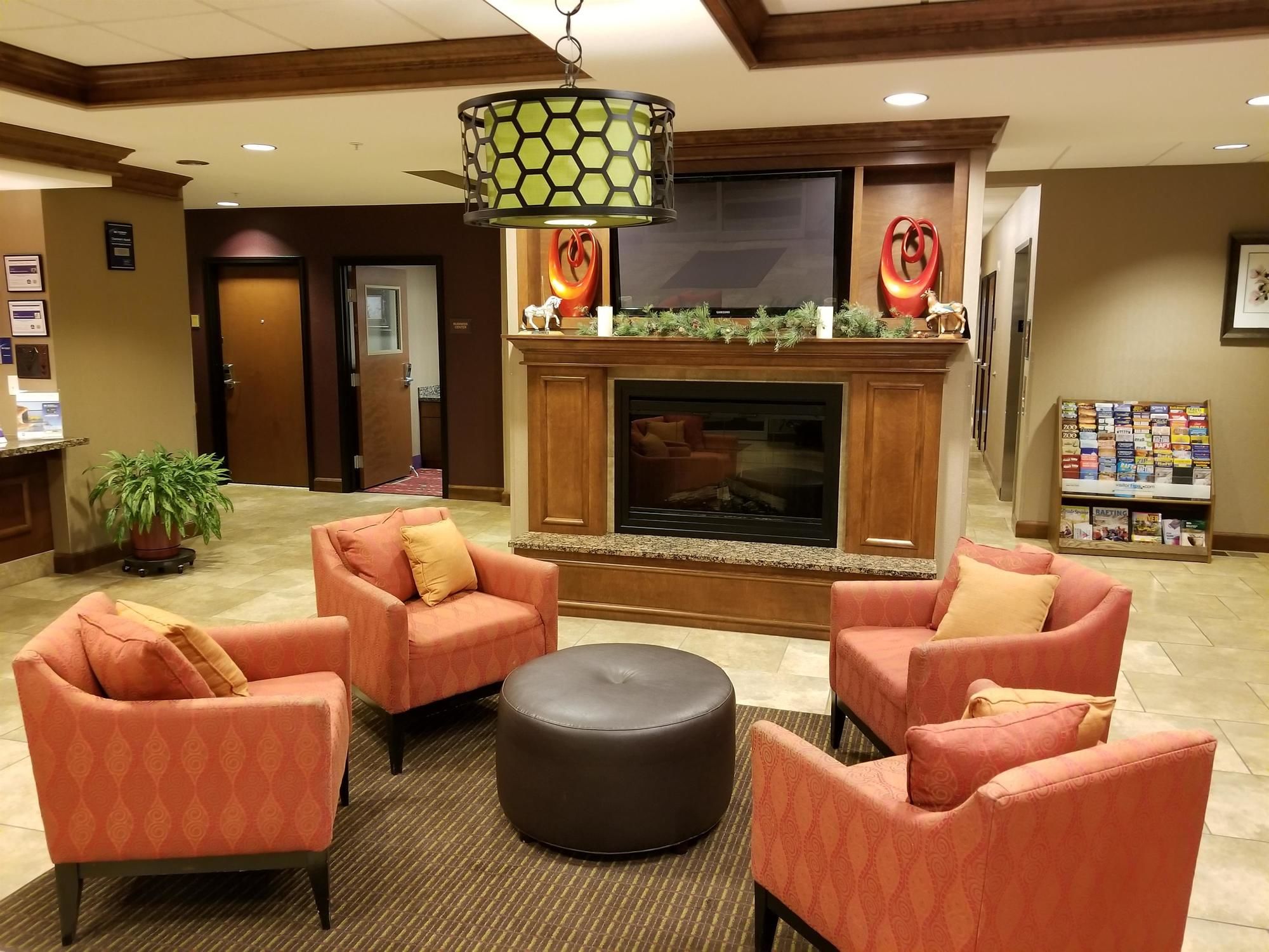 Фото Best Western Plus Carousel Inn & Suites