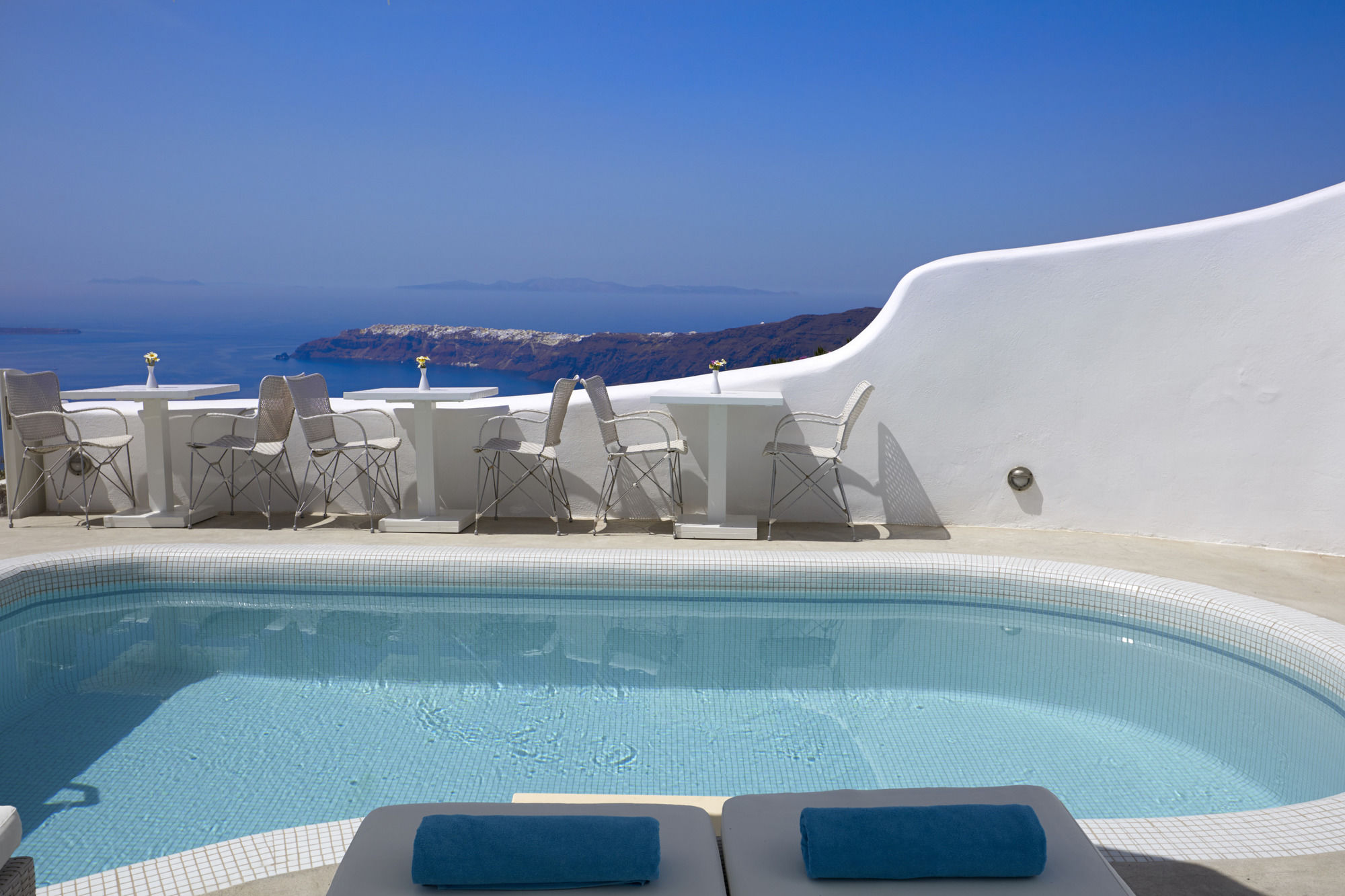 Фото White Santorini