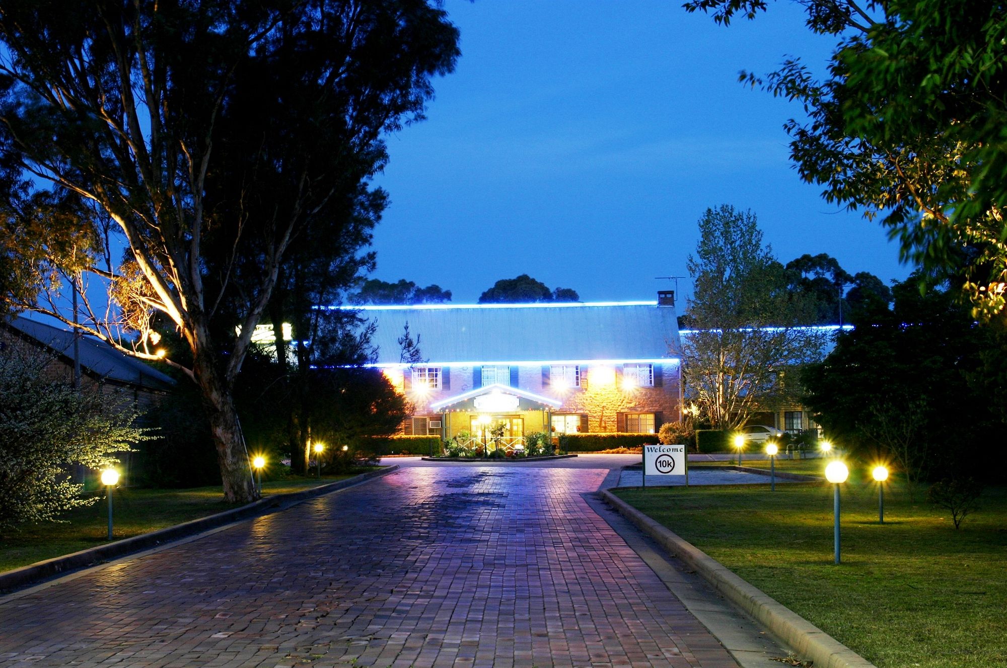 Фото Campbelltown Colonial Motor Inn