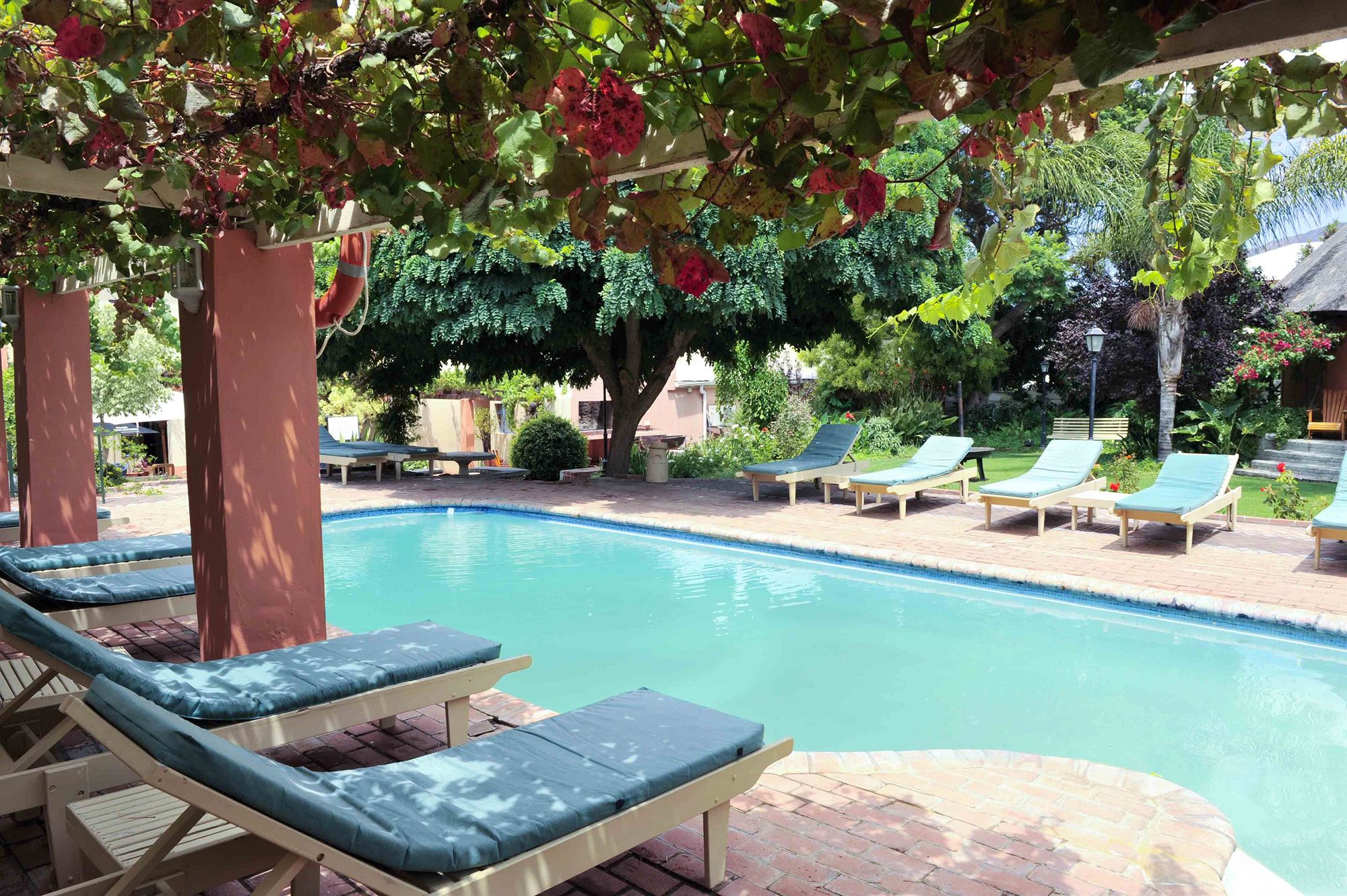 Фото Montagu Country Hotel