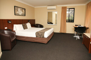 Rocky Resort Motor Inn (Queensland, local government area City of Townsville, Gladstone Street), hotel