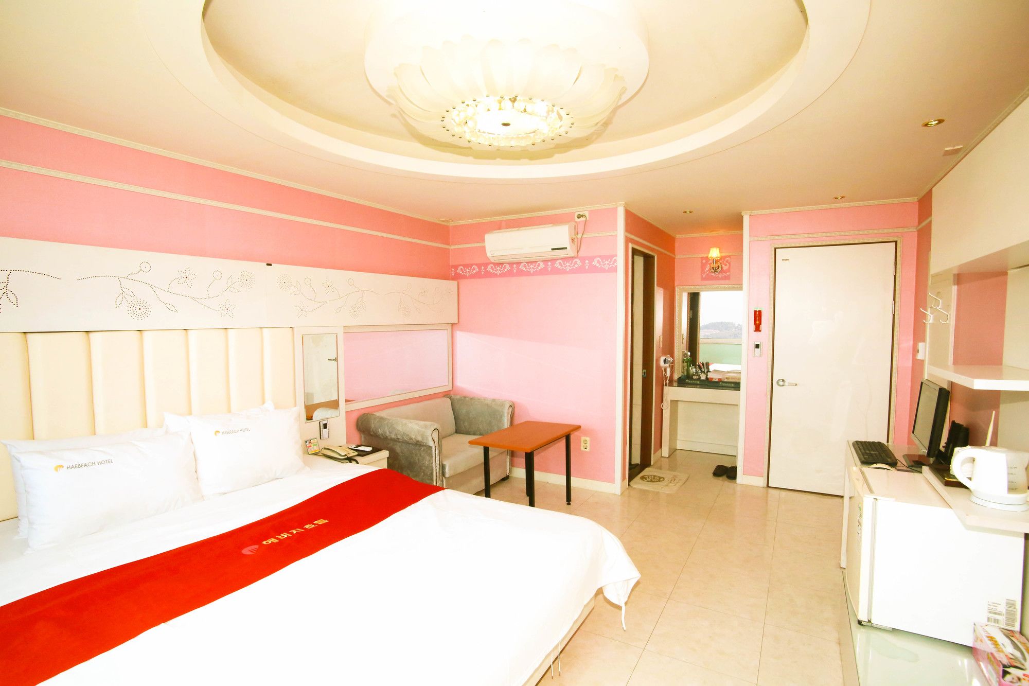 Фото Yeosu Beach Hotel