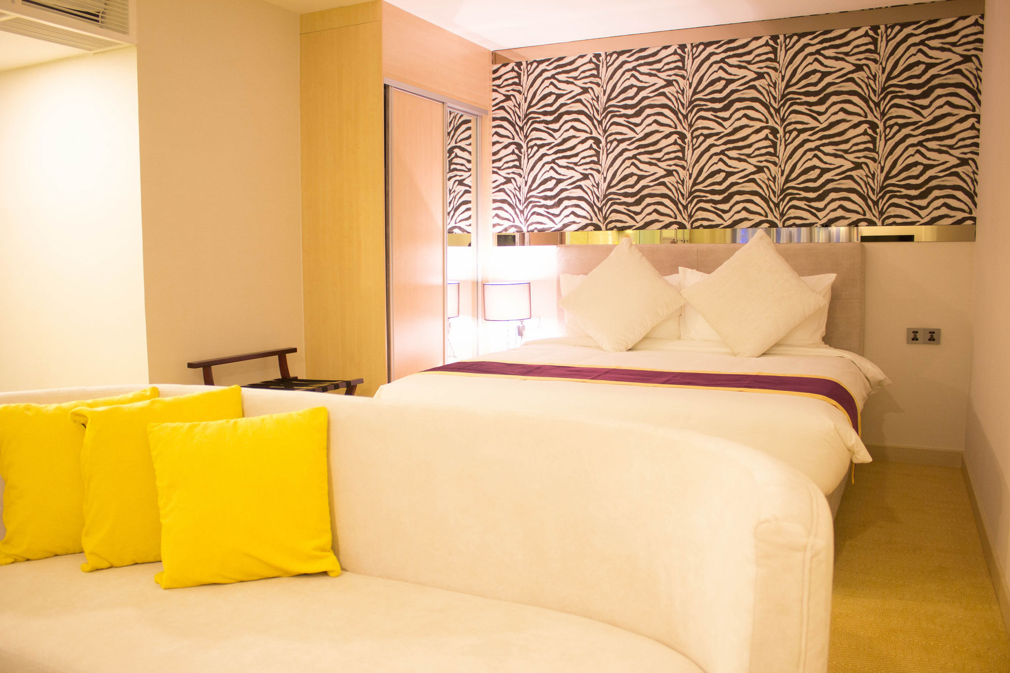 Фото Royce Hotel