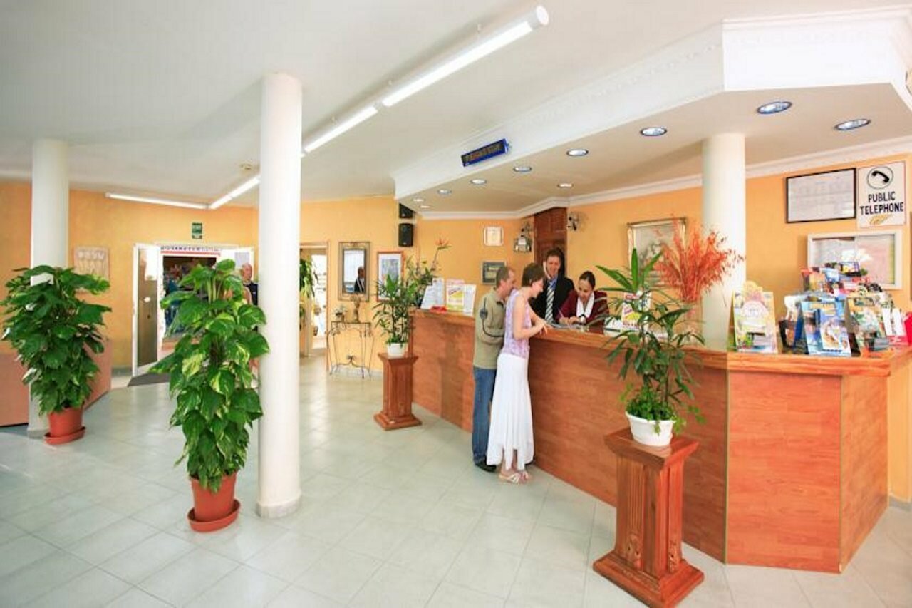 Фото отеля 2