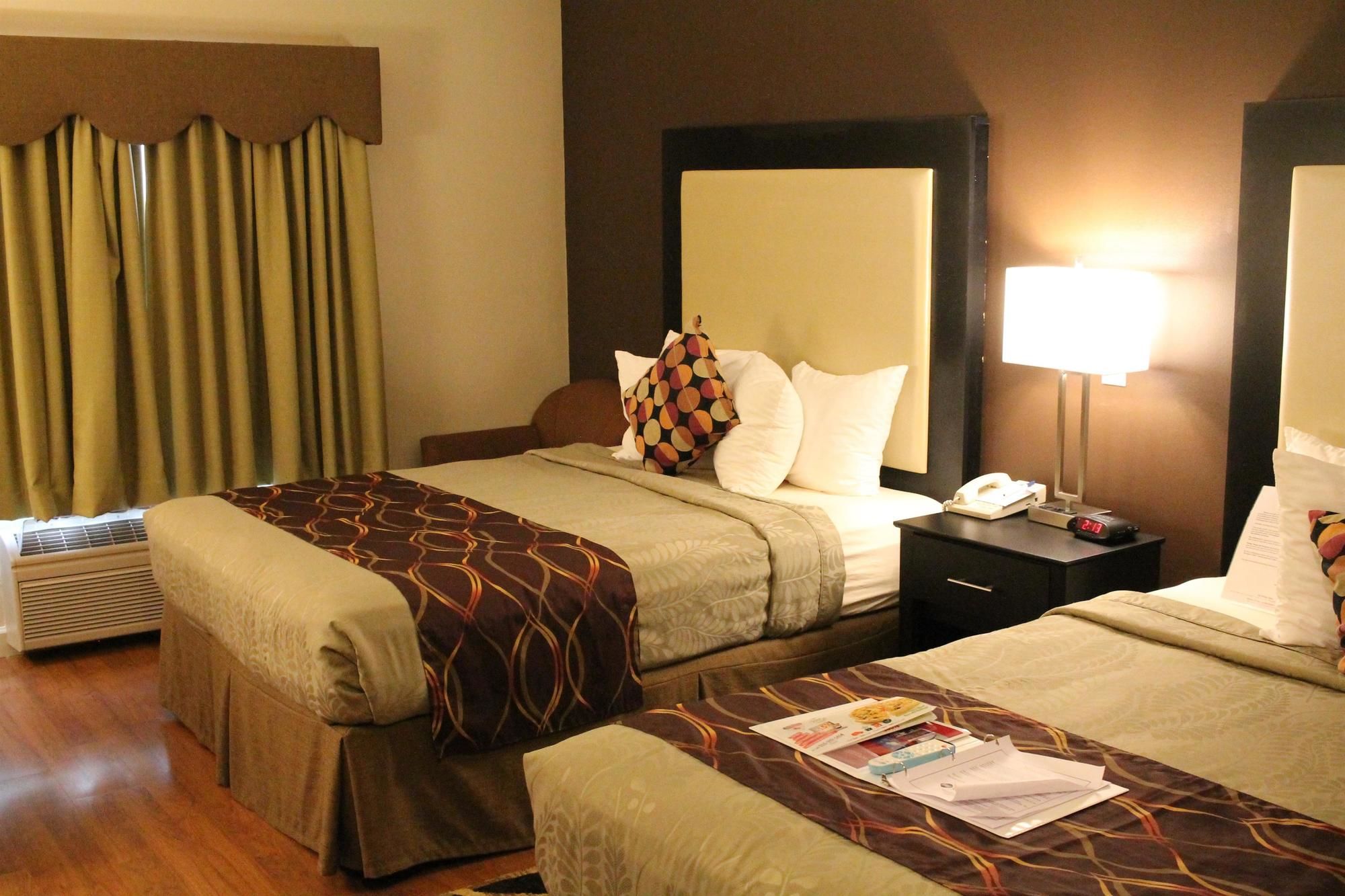 Фото Best Western Plus Des Moines West Inn & Suites