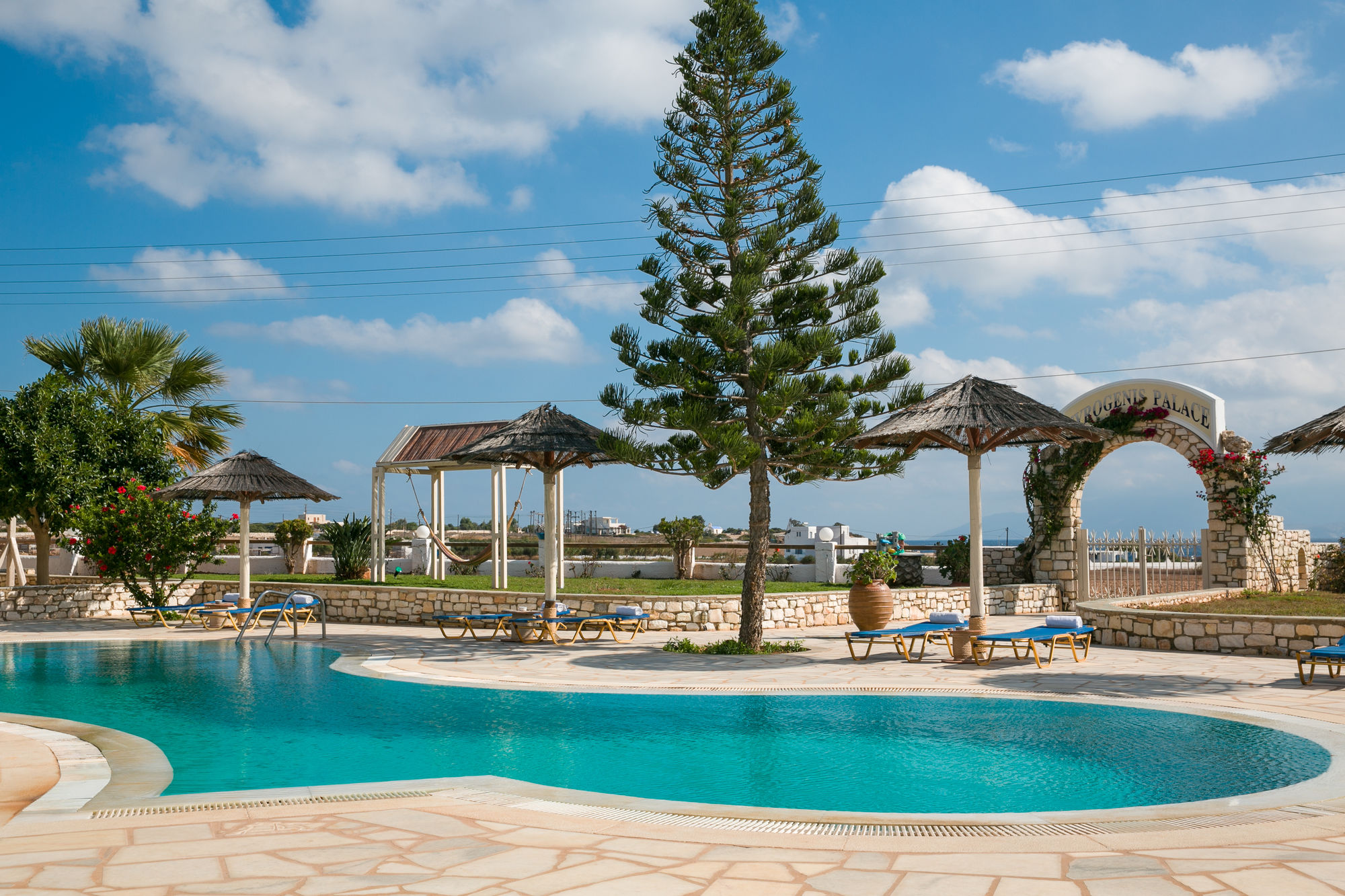 Фото Fyrogenis Palace Hotel - Apartments