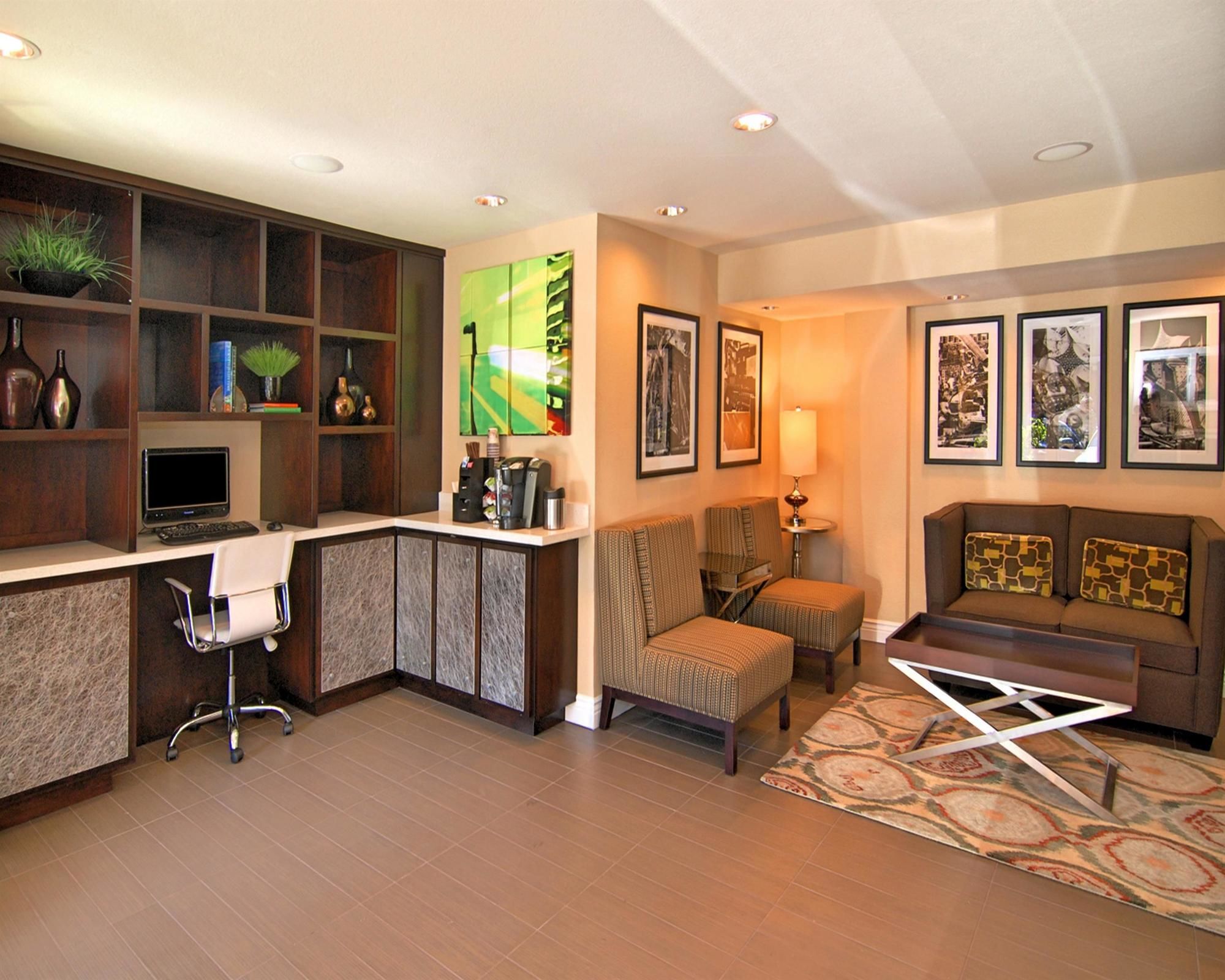 Фото Best Western Carmel's Town House Lodge