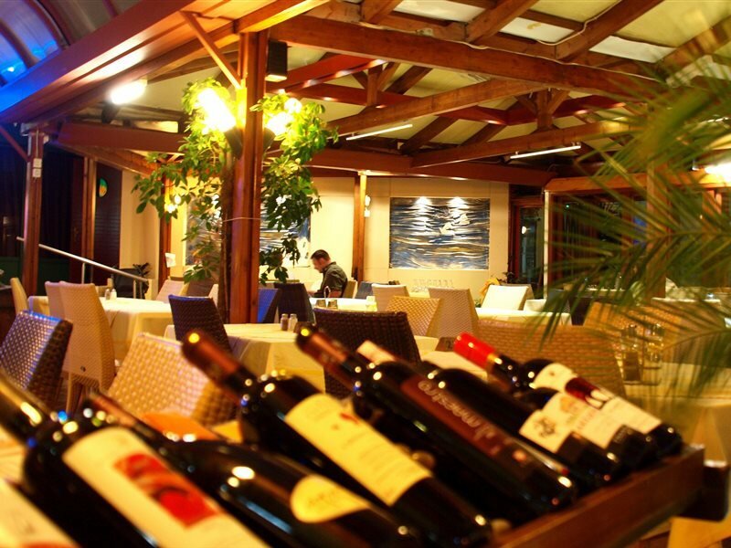 Фото Caravel Apartment Hotel