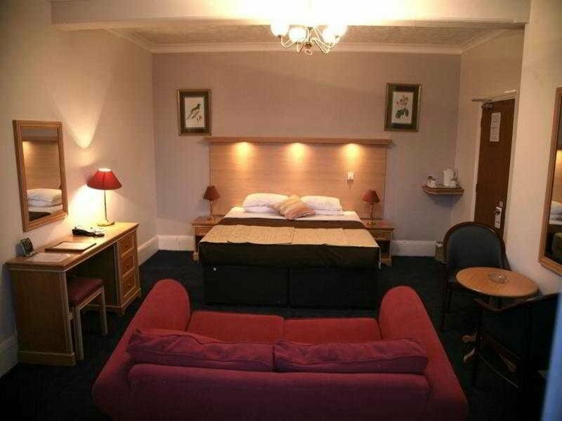 Фото Oyo Osterley Park