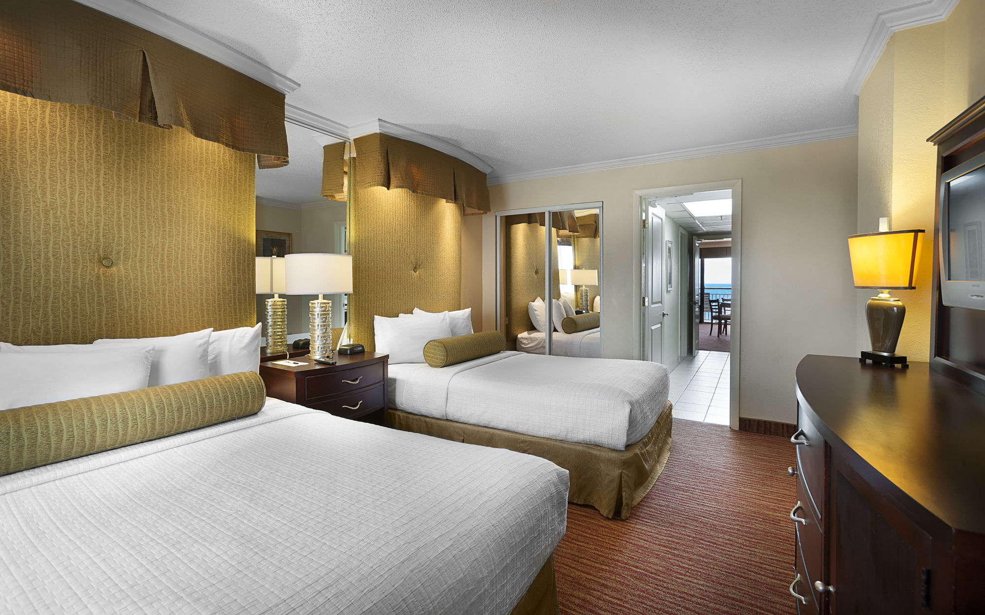 Фото The Caravelle Resort