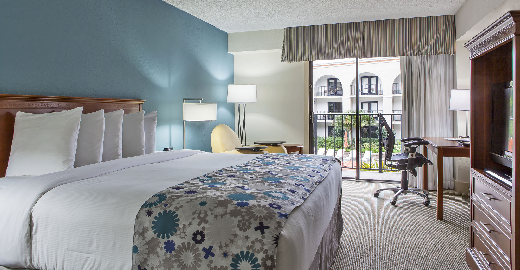 Фото Wyndham Boca Raton Hotel