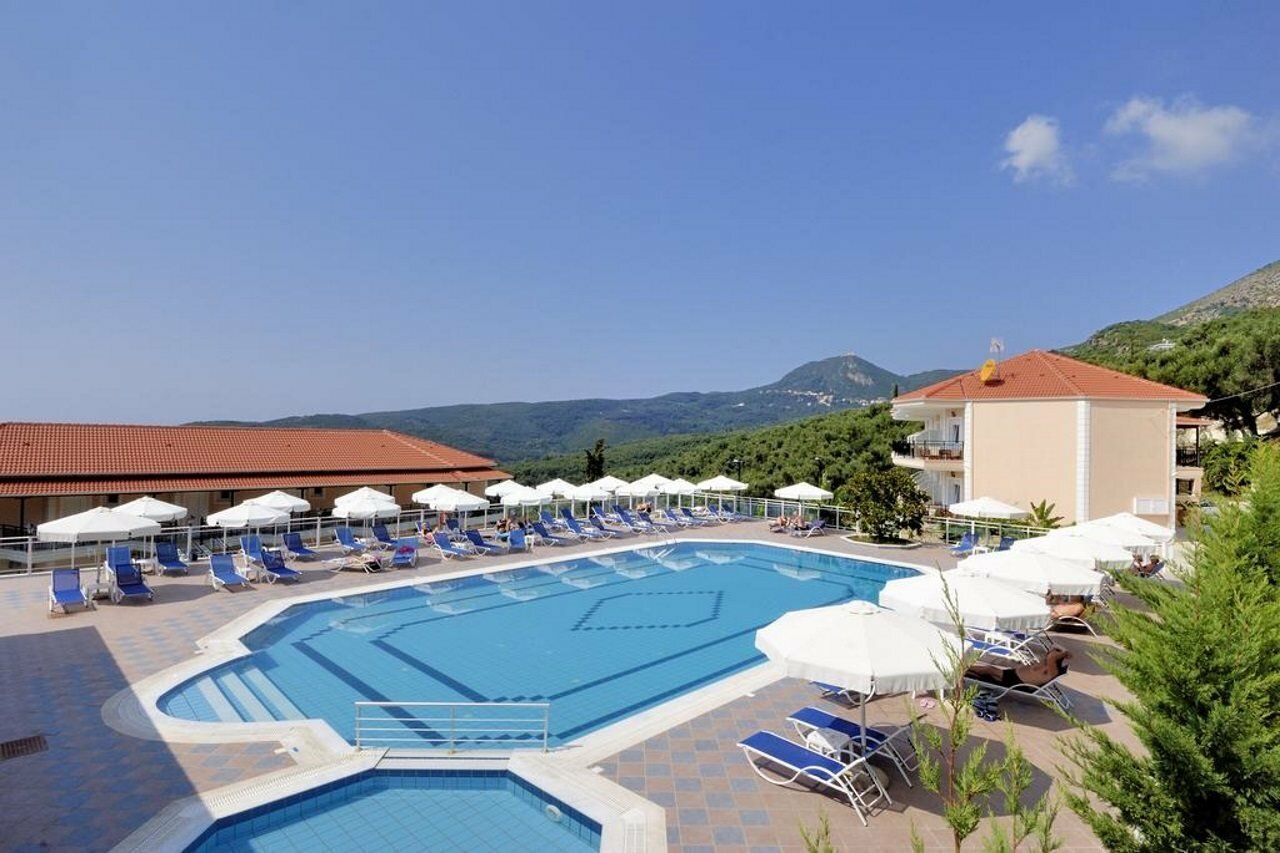 Фото отеля 1