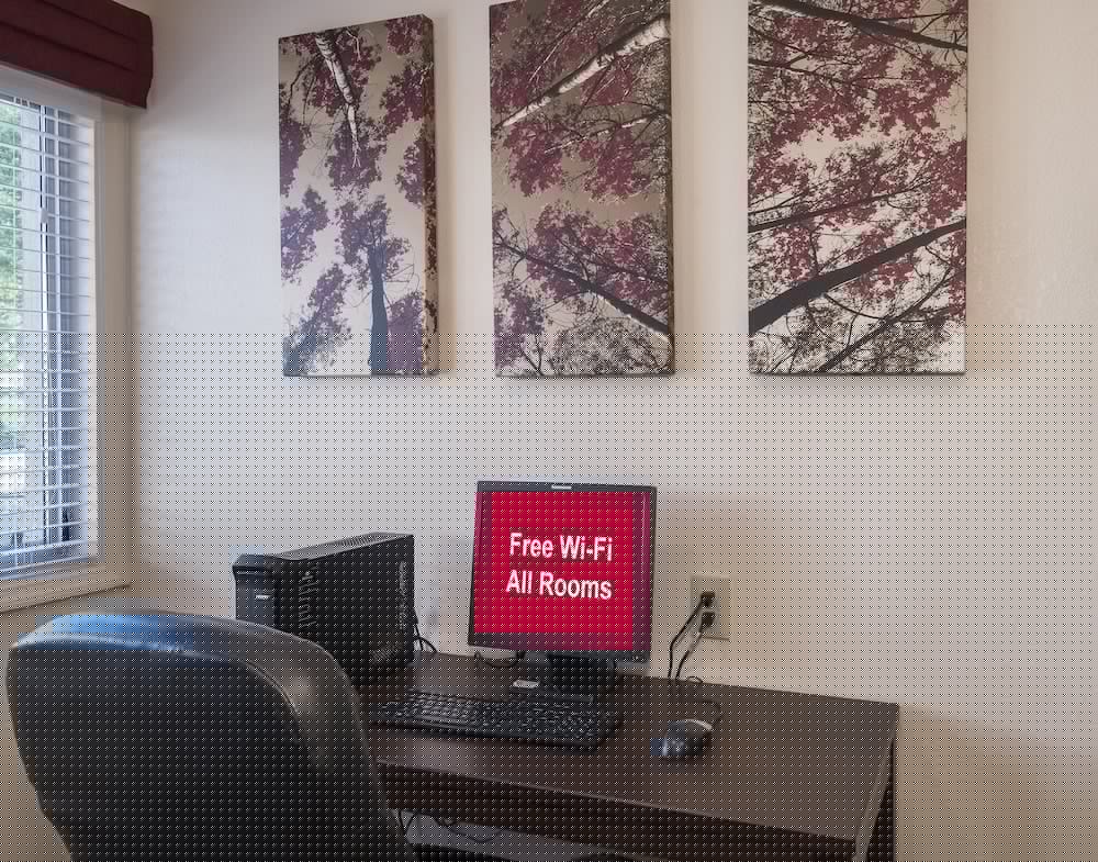 Фото Red Roof Inn Plus+ Poughkeepsie