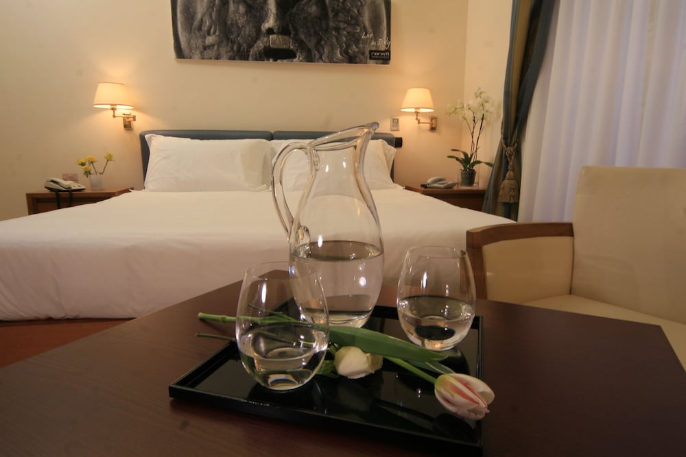 Фото Crosti Hotel