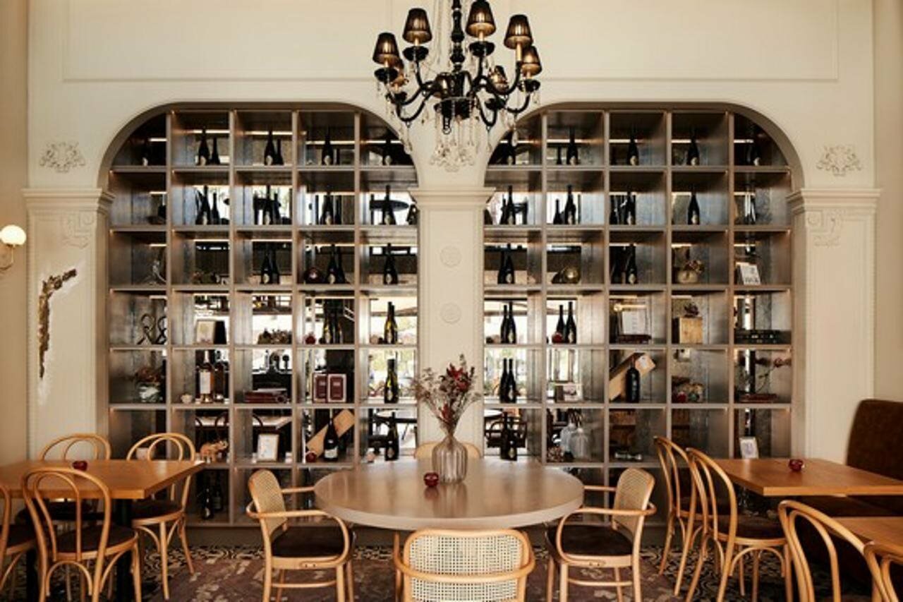 Фото Legacy Gastro Suites