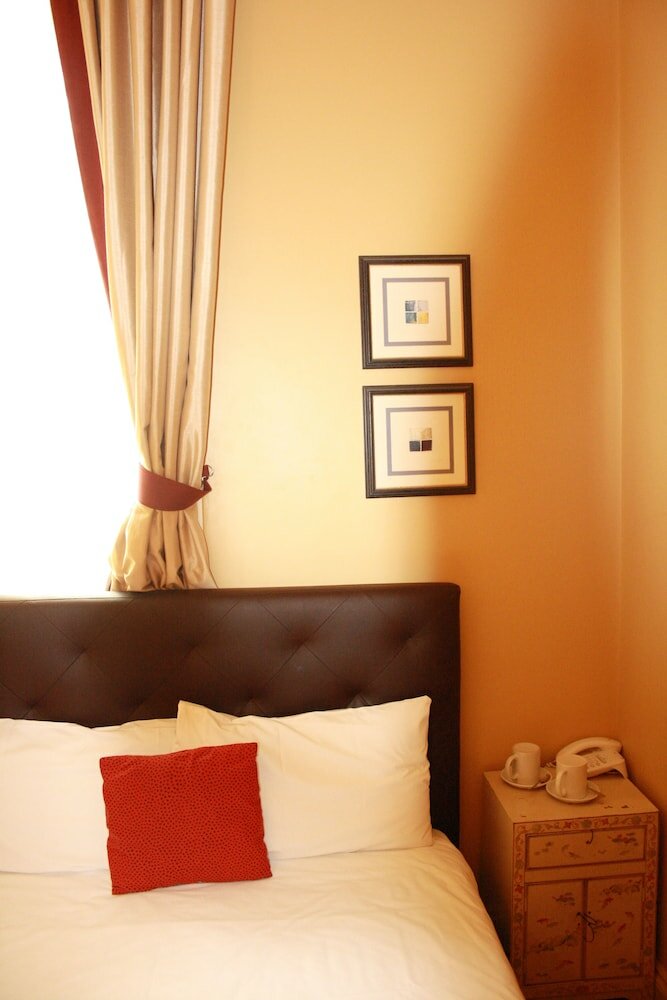 Фото Coronation Hotel