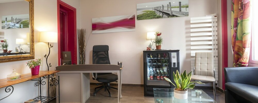 Фото Hôtel Montsouris Orléans