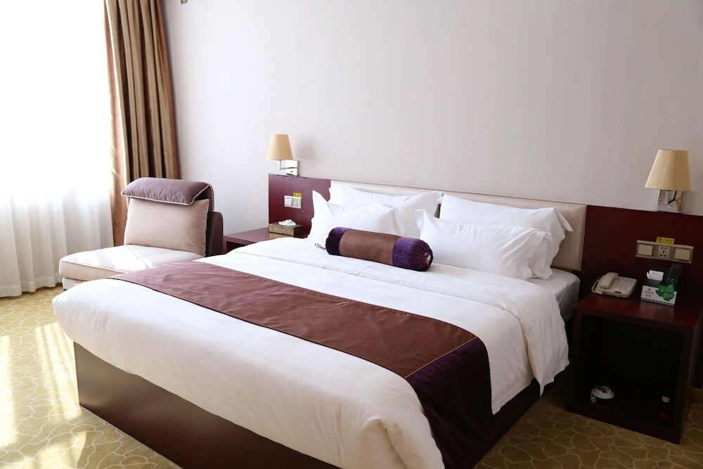 Фото Baiyun City Hotel (Guangzhou Railway Station Subway Branch)