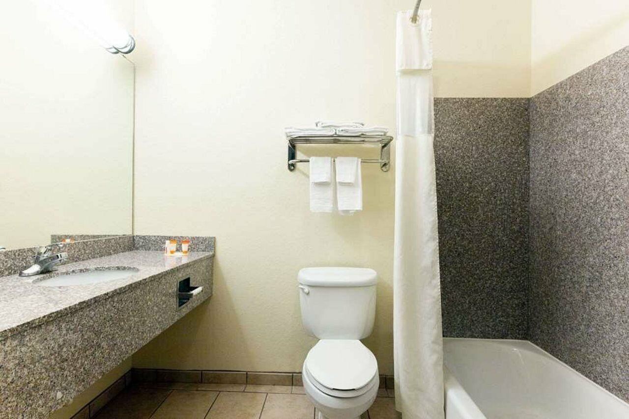 Фото Days Inn by Wyndham San Antonio at Palo Alto