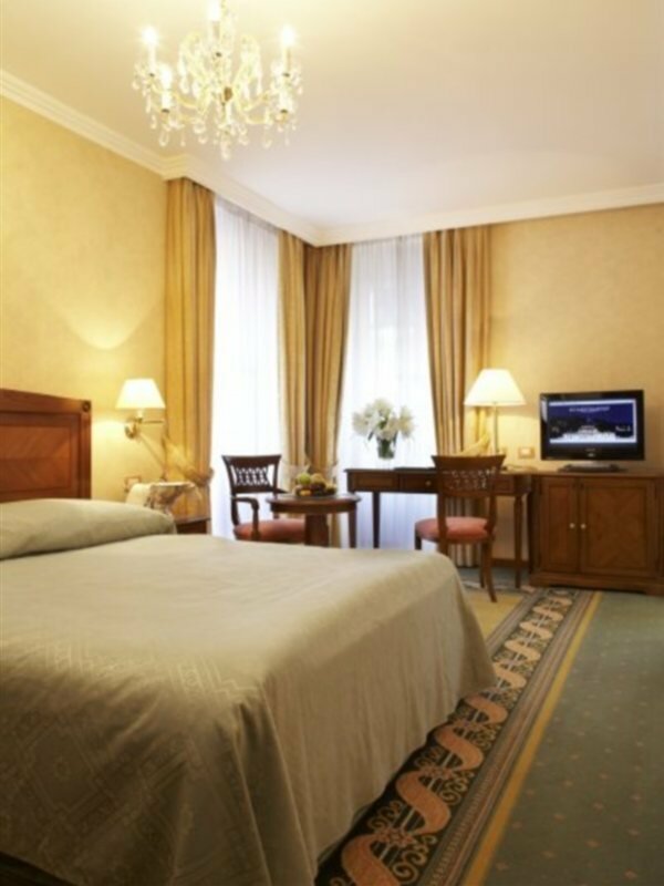 Фото Hotel Schweizerhof Luzern