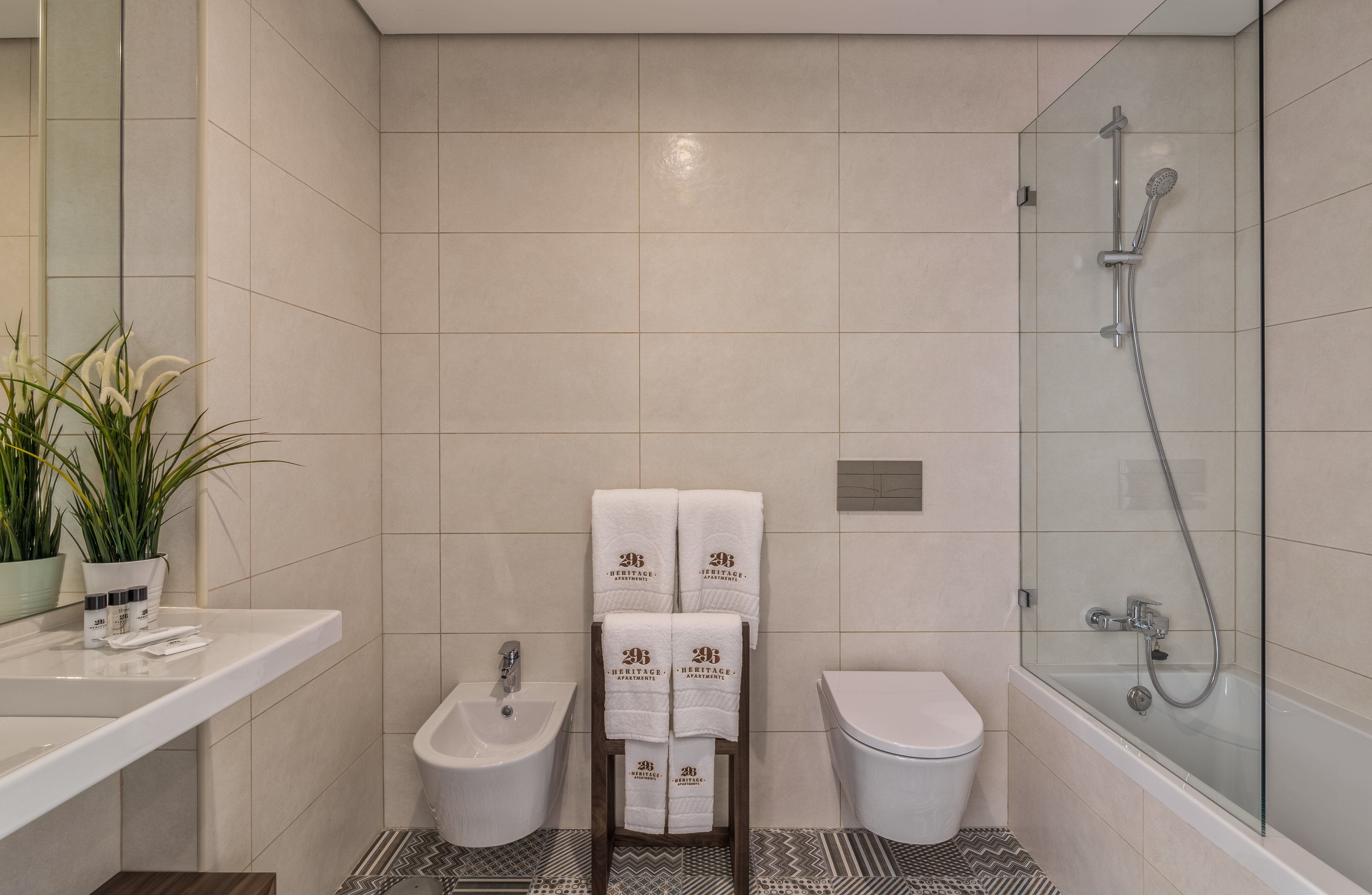 Фото 296 Heritage Apartments