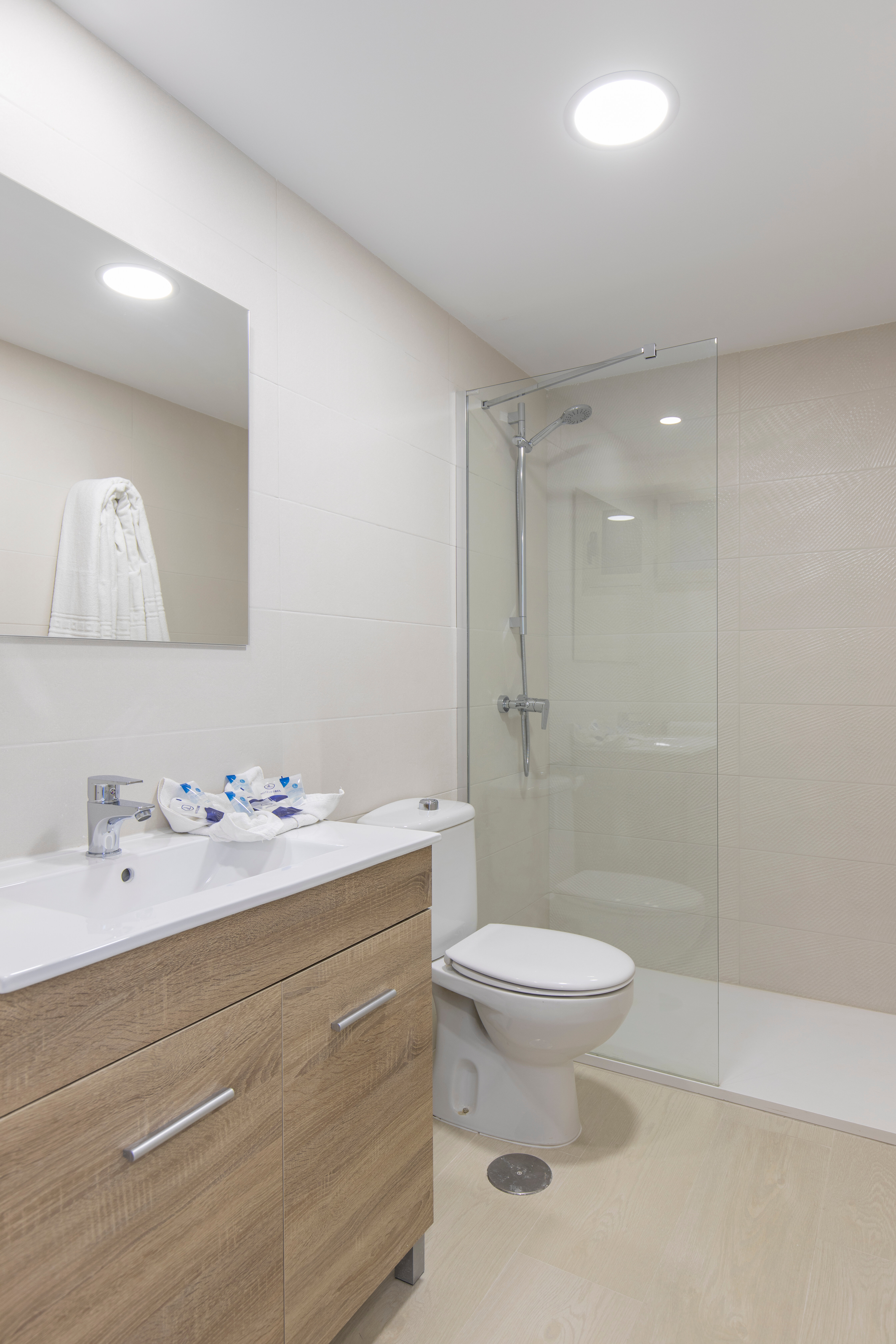 Фото Aparthotel BCL Levante Lux