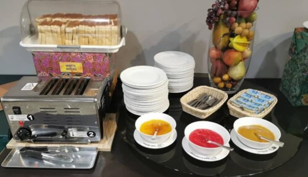 Фото Hotel Zambuger Wira Kuala Lumpur