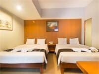 Фото Hadi Poetra Hotel