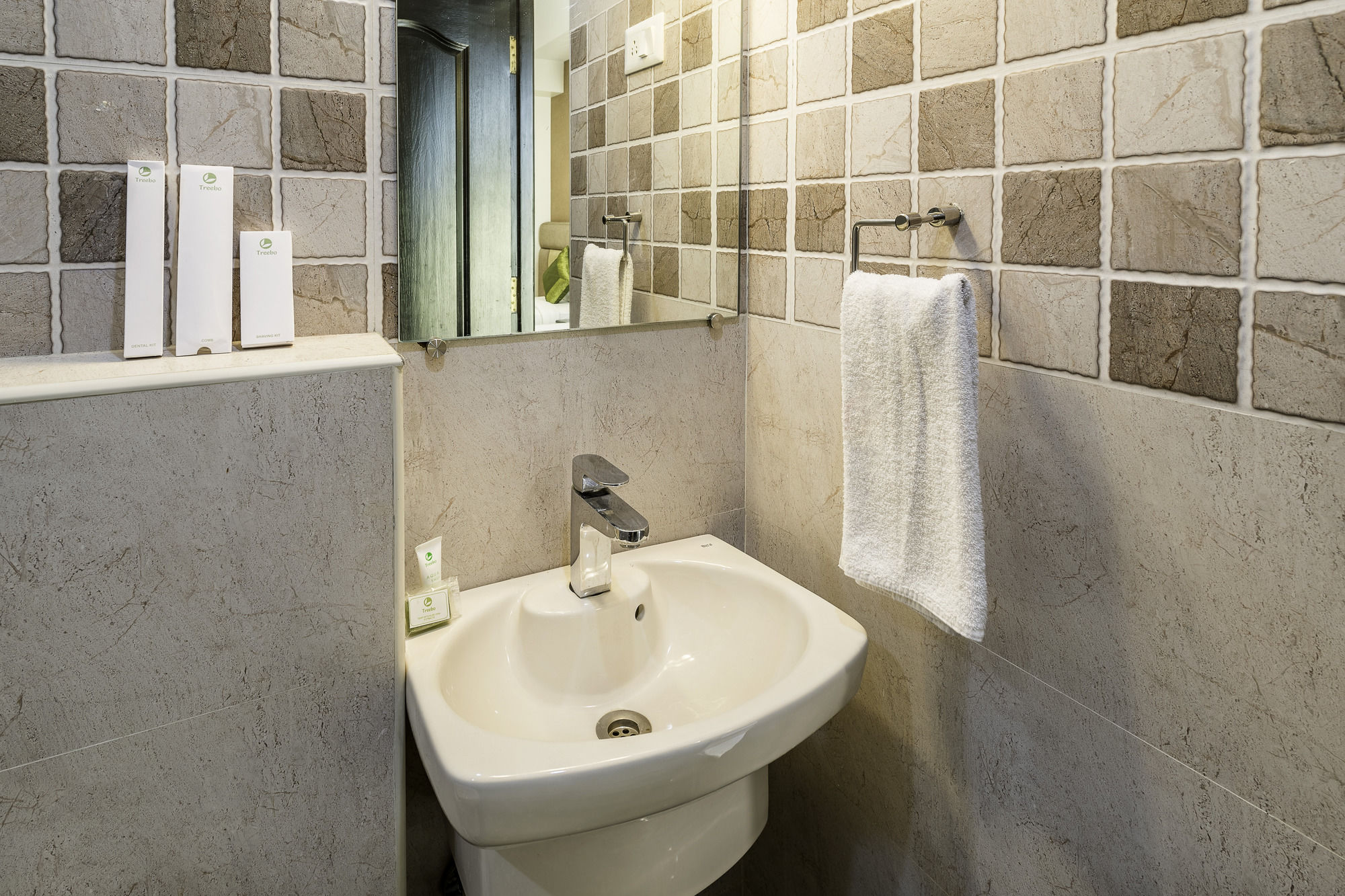 Фото Treebo Trend Elan