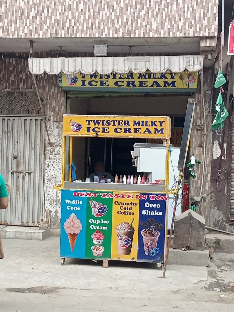 Ice cream Twister milk ice cream, Lahore, photo