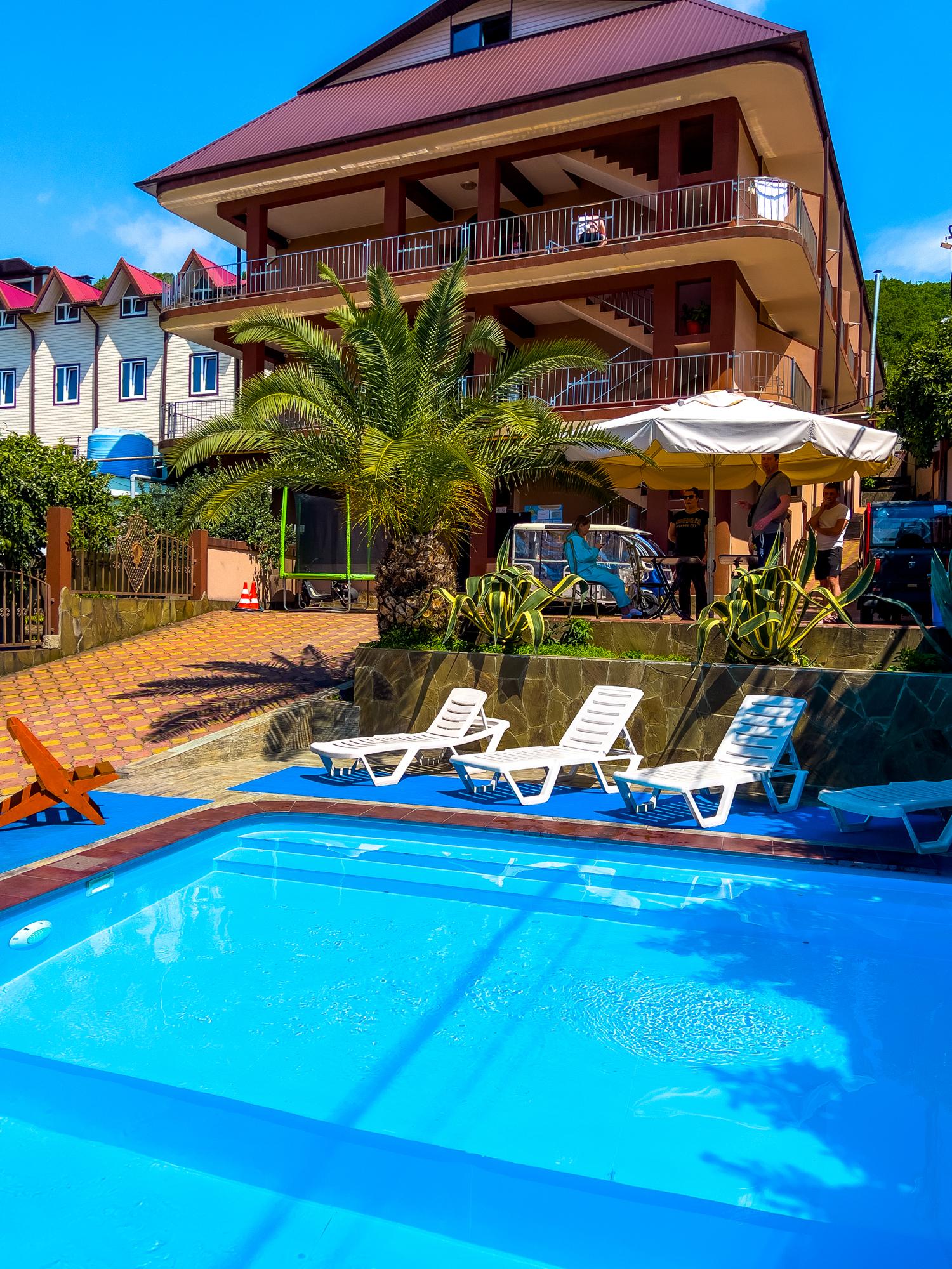 Фото отеля 2