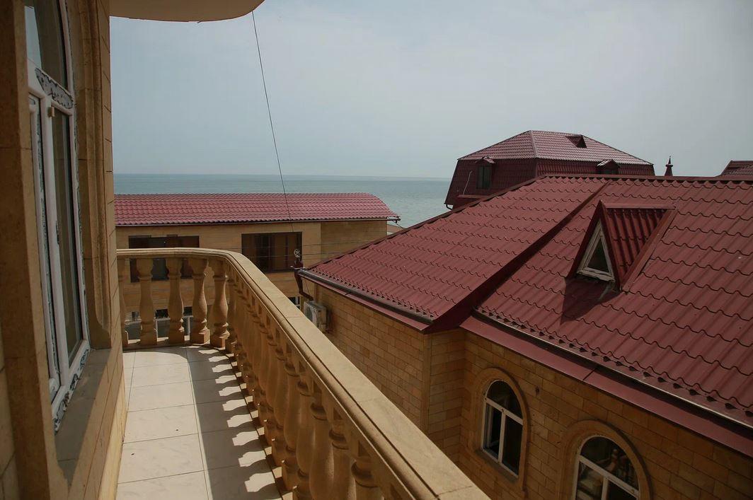 Фото Красный Бак