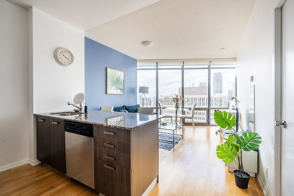 Фото Апарт-отель Globalstay Burano Condos in Downtown Toronto