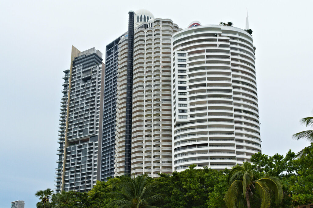 Hotel Zire WongAmart B1502, Pattaya, photo