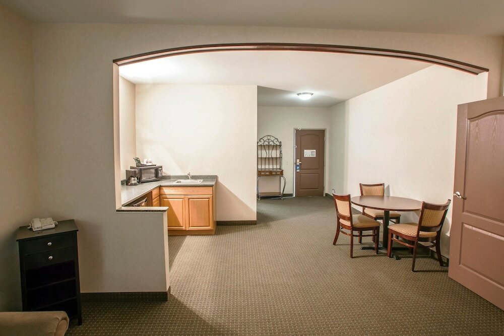 Фото Comfort Suites Elgin